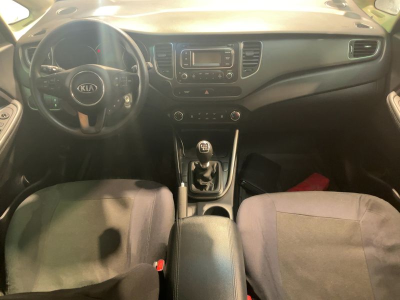 Kia Carens 1.7 CRDi Motion — zdjęcie 12