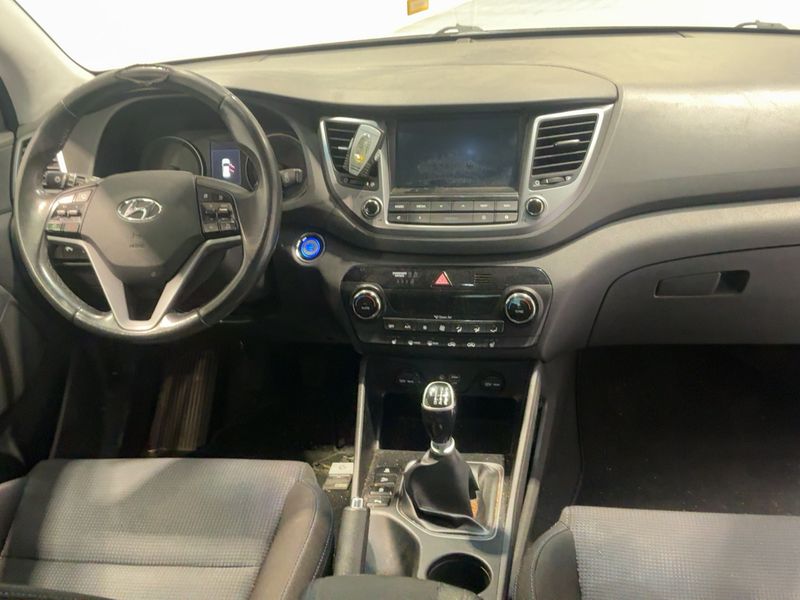 Hyundai Tucson 1.7 CRDi Xpossible ISG 2WD 2017 – снимка 17