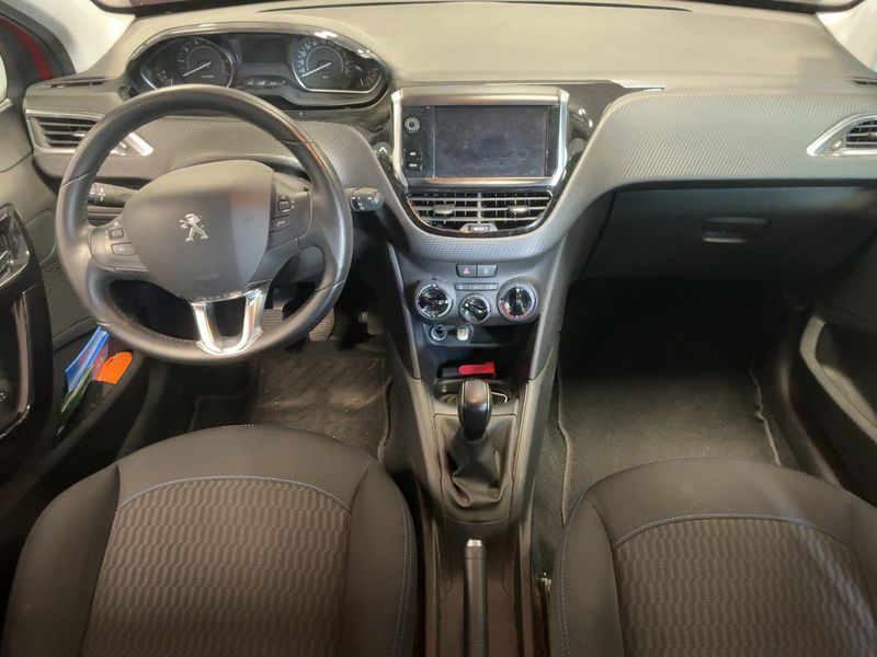 Peugeot 208 1.2 PureTech Signature — zdjęcie 12