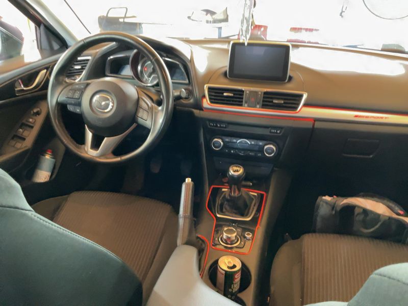 Mazda 3 2.0 Revolution — zdjęcie 12