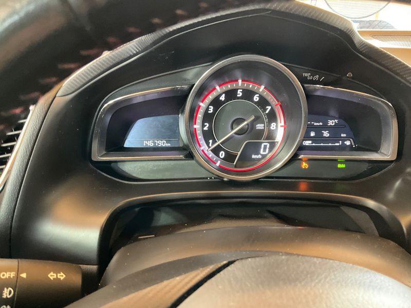 Mazda 3 2.0 Revolution — zdjęcie 13