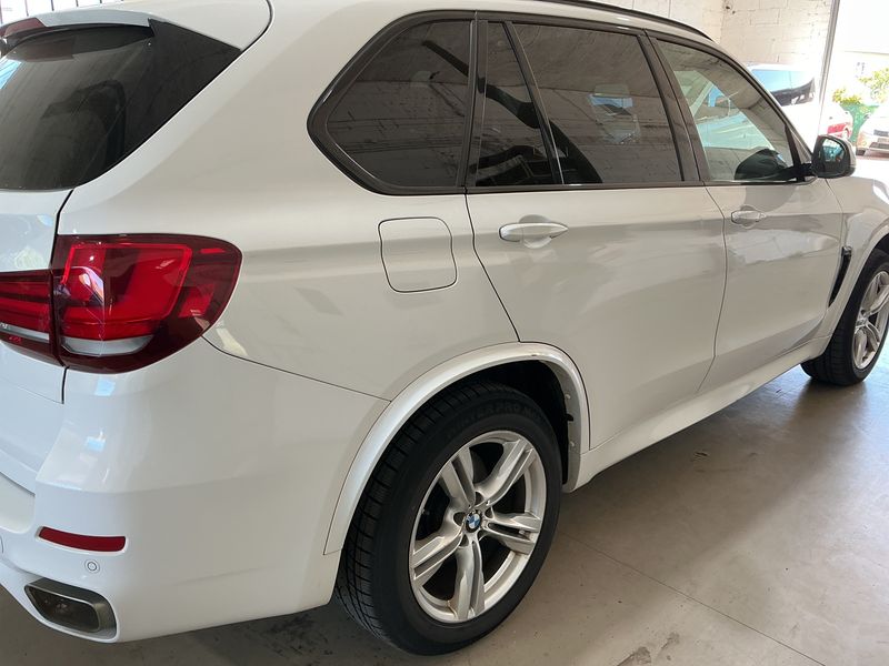 BMW X5 xDrive 40d — zdjęcie 24