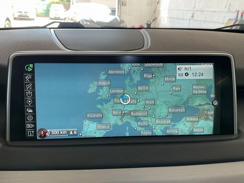 BMW X5 xDrive 40d — zdjęcie 13