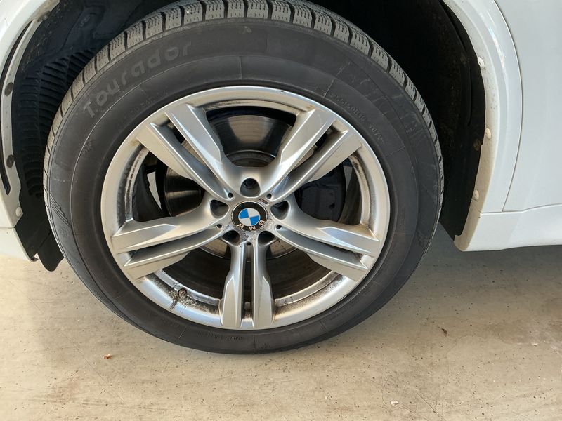 BMW X5 xDrive 40d — zdjęcie 18