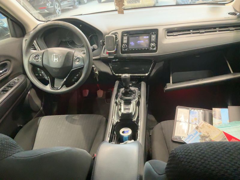 Honda HR-V 1.5 i-VTEC Comfort — zdjęcie 12