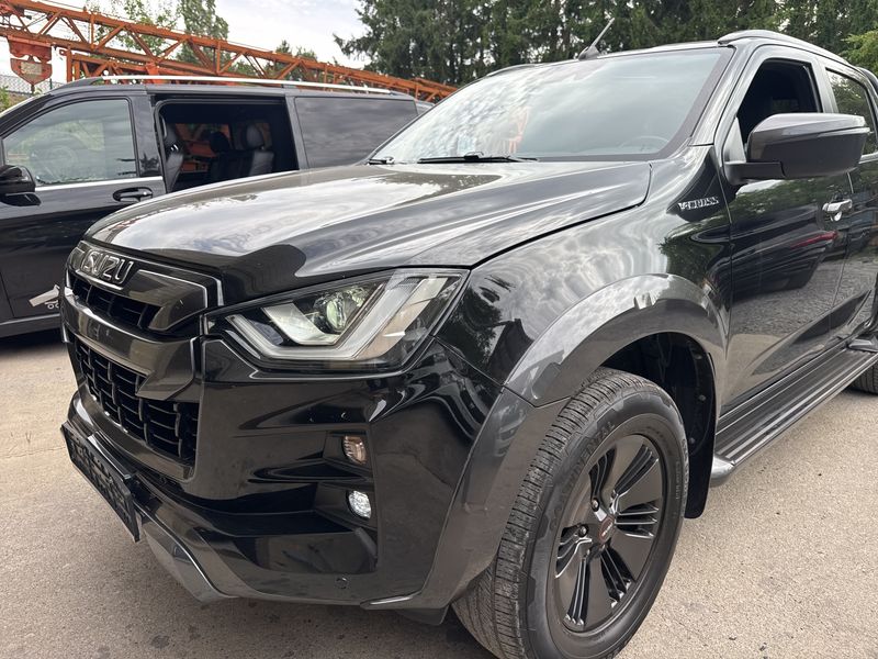 Isuzu D-MAX 1.9 Turbodiesel Double Cab 4WD L — zdjęcie 2