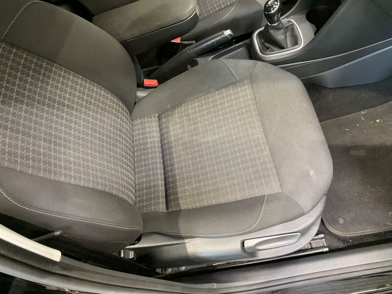 Volkswagen Polo 1.2 TSI Comfortline BlueMotion Tech 2015 – снимка 29