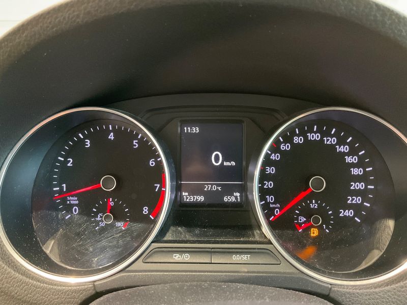Volkswagen Polo 1.2 TSI Comfortline BlueMotion Tech 2015 – снимка 19