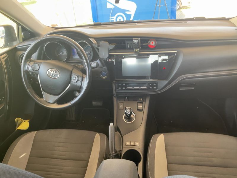 Toyota Auris Touring Sports 1.8 Hybrid Active — zdjęcie 12
