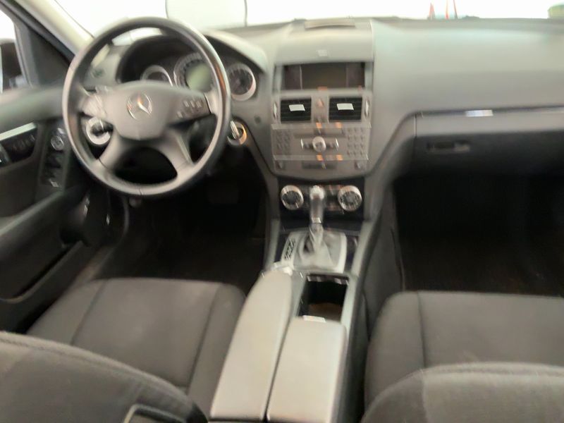 Mercedes-Benz C-Klasse C 180 CGI T BlueEfficiency Classic — zdjęcie 12