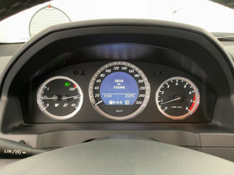 Mercedes-Benz C-Klasse C 180 CGI T BlueEfficiency Classic — zdjęcie 13