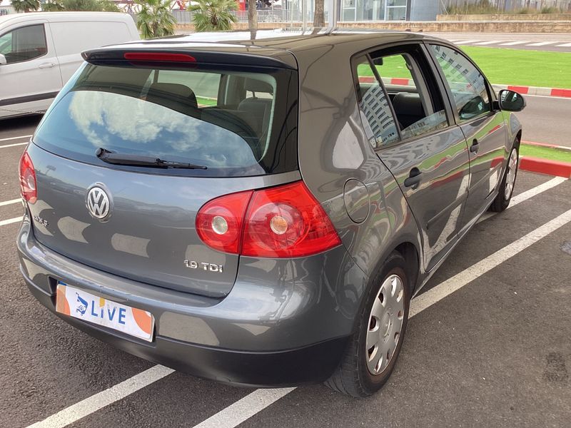 Volkswagen Golf V 1.9 TDI Trendline — zdjęcie 2