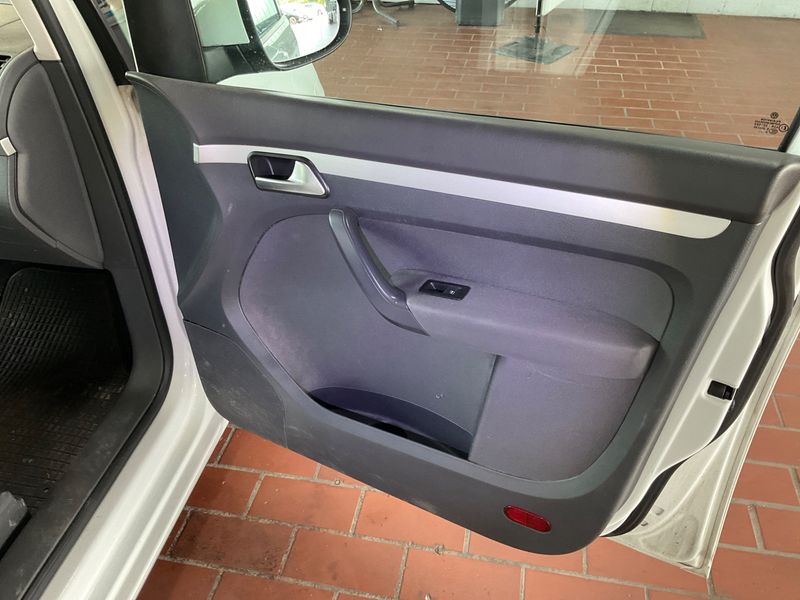 Volkswagen Touran 1.6 TDI Trendline 2014 – снимка 47