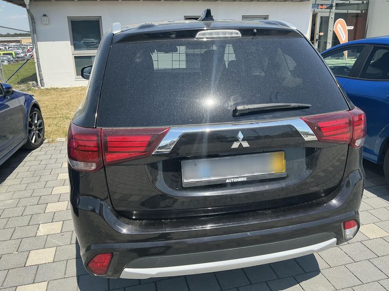Mitsubishi Outlander 2.0 PHEV PHEV Plus 4WD — zdjęcie 5
