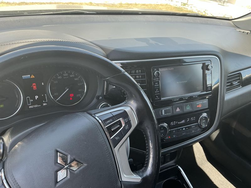 Mitsubishi Outlander 2.0 PHEV PHEV Plus 4WD — zdjęcie 12