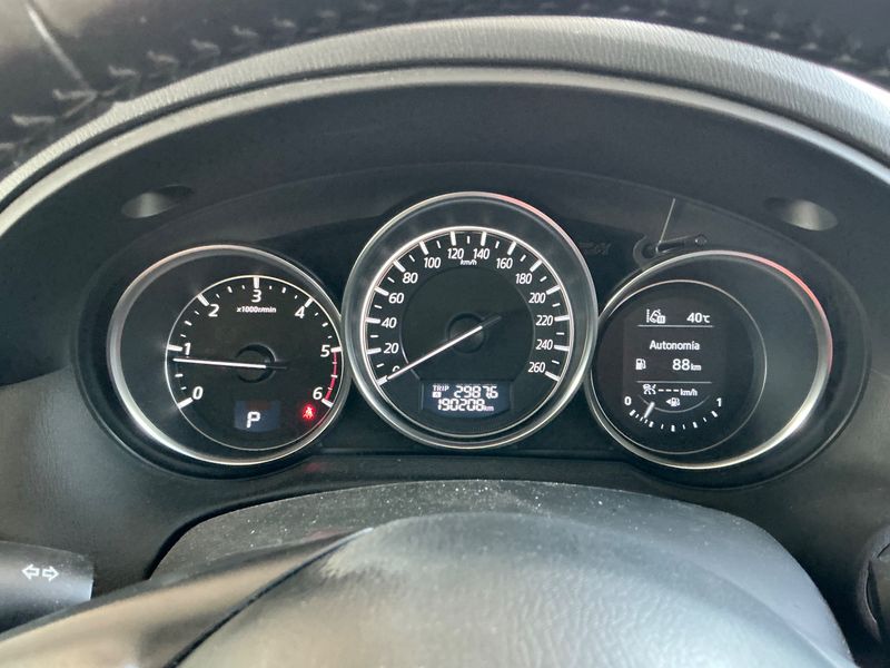 Mazda CX-5 2.2 Turbodiesel Luxury 4WD — zdjęcie 13