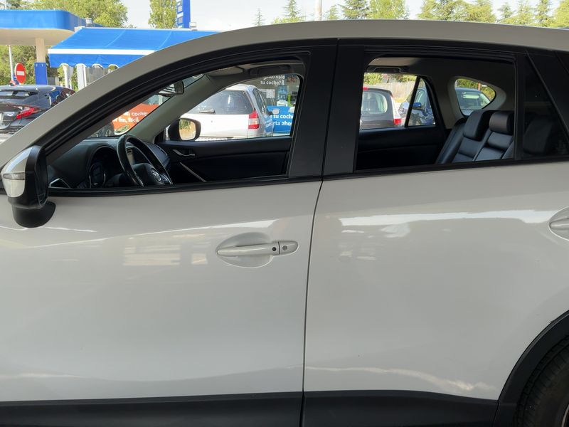 Mazda CX-5 2.2 Turbodiesel Luxury 4WD — zdjęcie 4