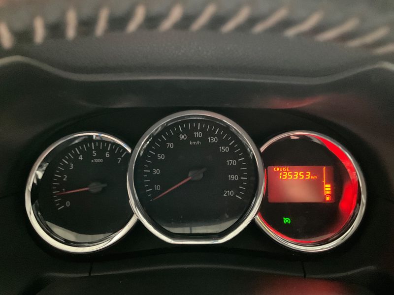 Dacia Duster 1.5 dCi Black Shadow 4x2 — zdjęcie 13