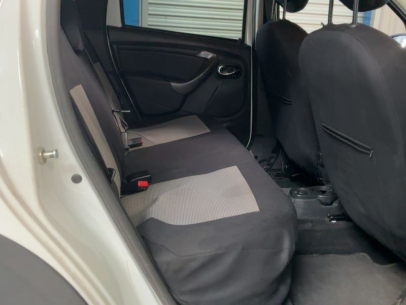 Dacia Duster 1.5 dCi Black Shadow 4x2 — zdjęcie 14
