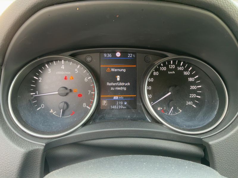 Nissan Qashqai 1.3 DIG-T Tekna — zdjęcie 13