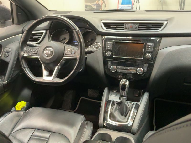 Nissan Qashqai 1.3 DIG-T Tekna — zdjęcie 12
