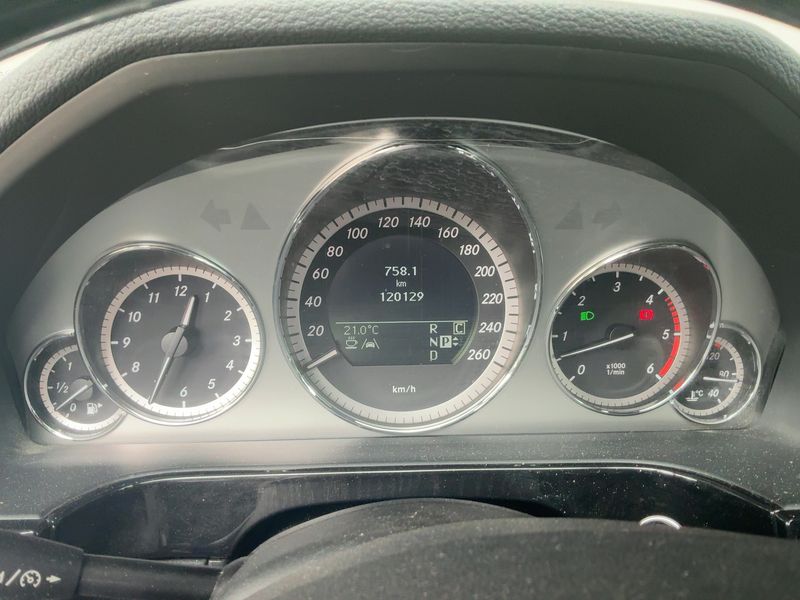 Mercedes-Benz E-Klasse E 350 CDI BlueEfficiency 4Matic Avantgarde — zdjęcie 13