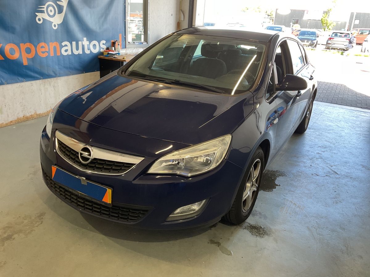 Opel Astra 2011