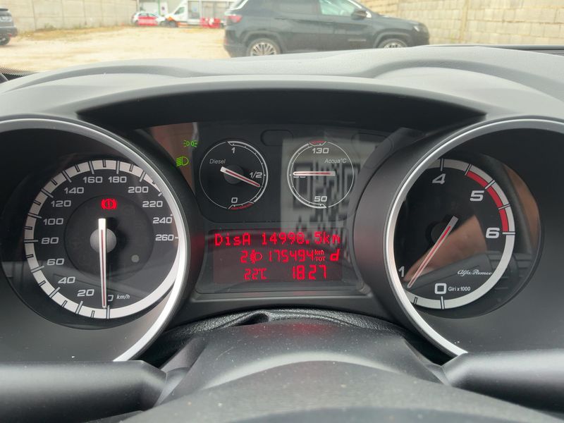 Alfa Romeo Giulietta 1.6 JTDM Progression — zdjęcie 13