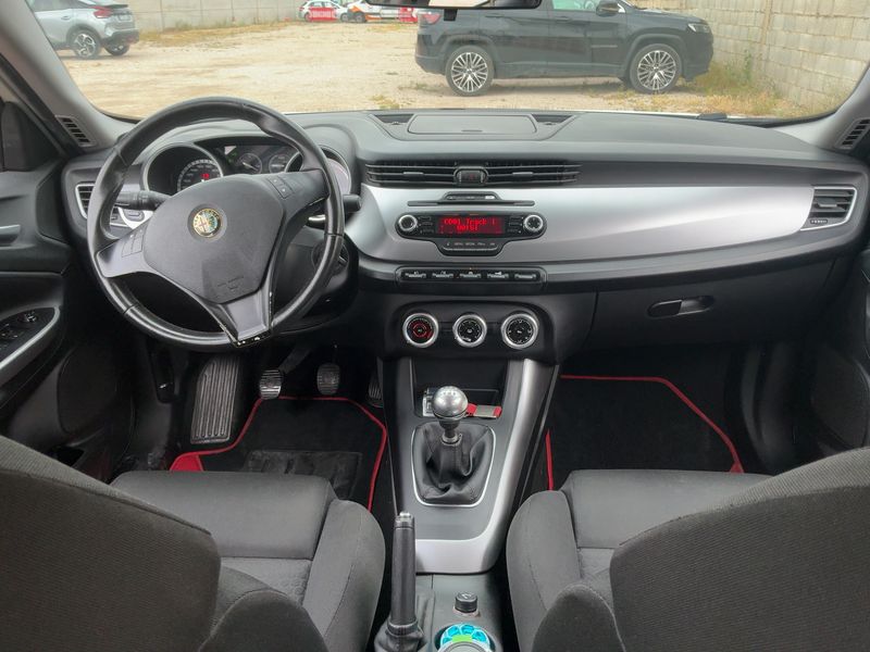 Alfa Romeo Giulietta 1.6 JTDM Progression — zdjęcie 12