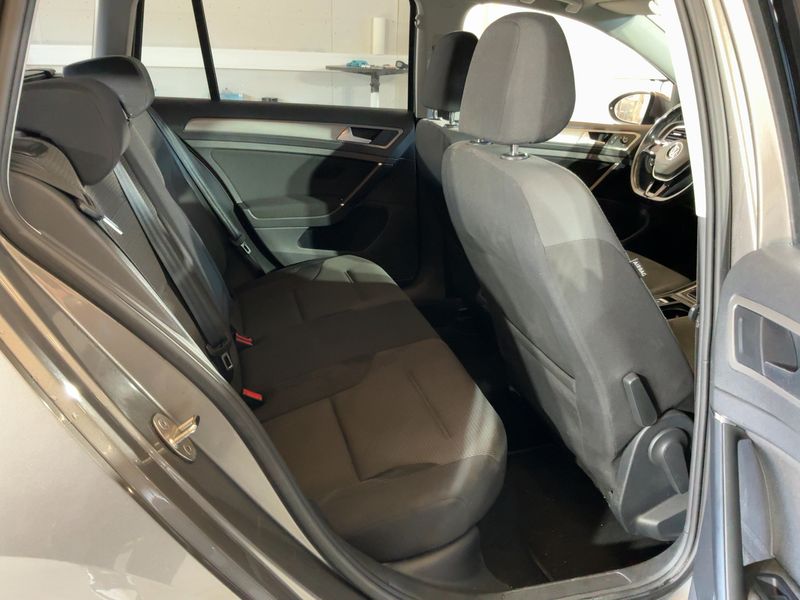 Volkswagen Golf VII 1.6 TDI Comfortline BlueMotion Tech 2015 – снимка 19