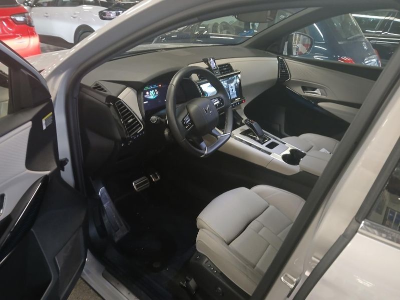DS Automobiles DS7 1.6 E-Tense Hybrid 4x4 Opera — zdjęcie 13