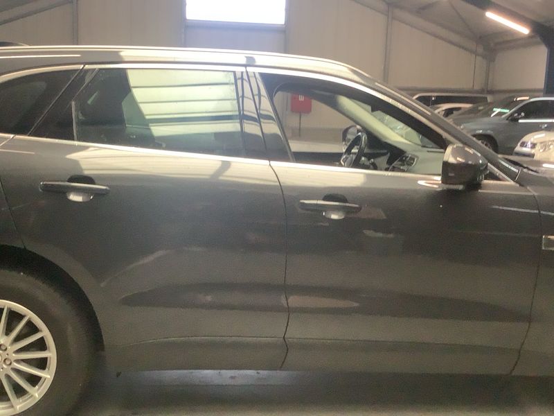 Jaguar F-Pace 20d Prestige AWD — zdjęcie 7