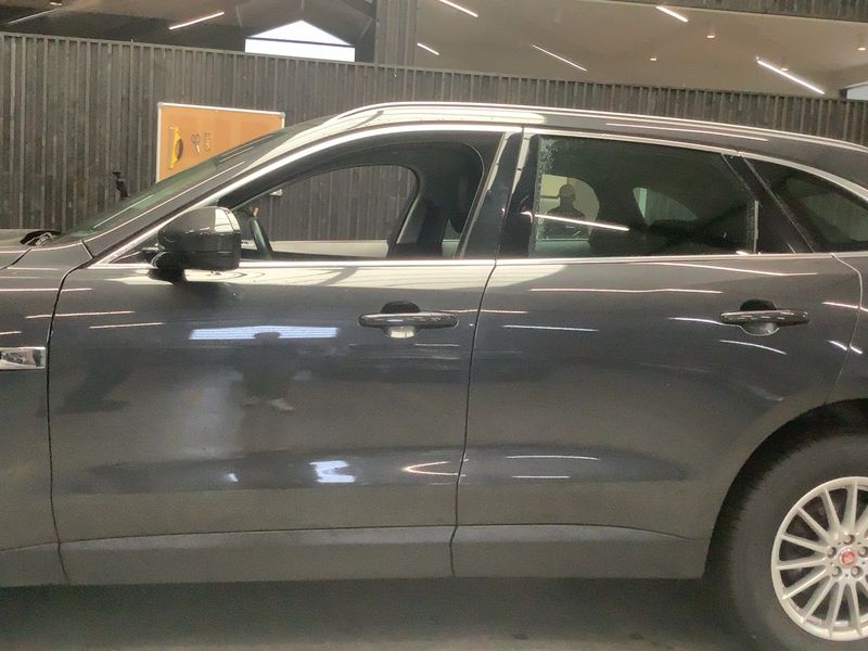 Jaguar F-Pace 20d Prestige AWD — zdjęcie 4