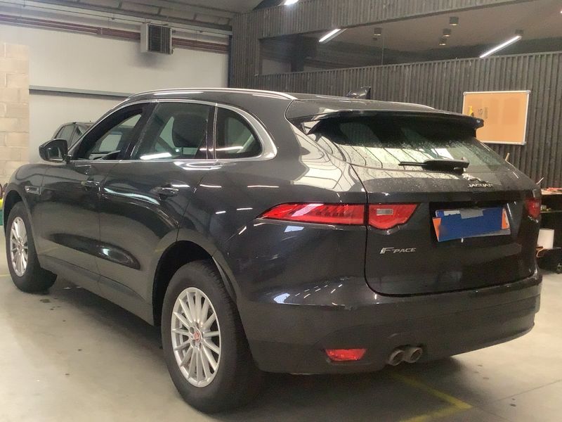 Jaguar F-Pace 20d Prestige AWD — zdjęcie 3