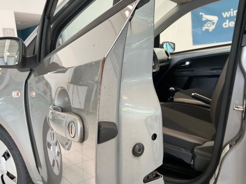 Volkswagen up! 1.0 High up! 2014 – снимка 24