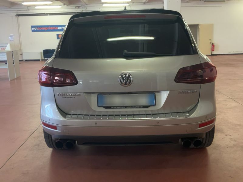 Volkswagen Touareg 3.0 V6 TSI Plug-in Hybrid — zdjęcie 5
