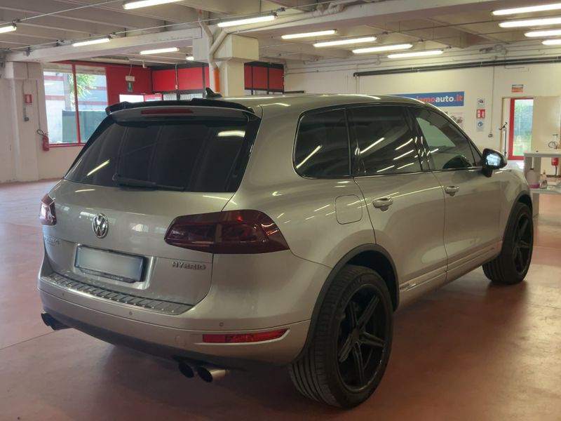 Volkswagen Touareg 3.0 V6 TSI Plug-in Hybrid — zdjęcie 6