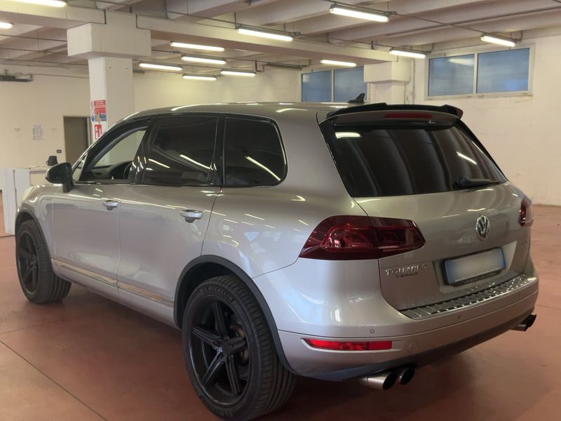 Volkswagen Touareg 3.0 V6 TSI Plug-in Hybrid — zdjęcie 3