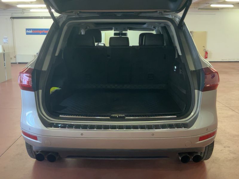 Volkswagen Touareg 3.0 V6 TSI Plug-in Hybrid — zdjęcie 10