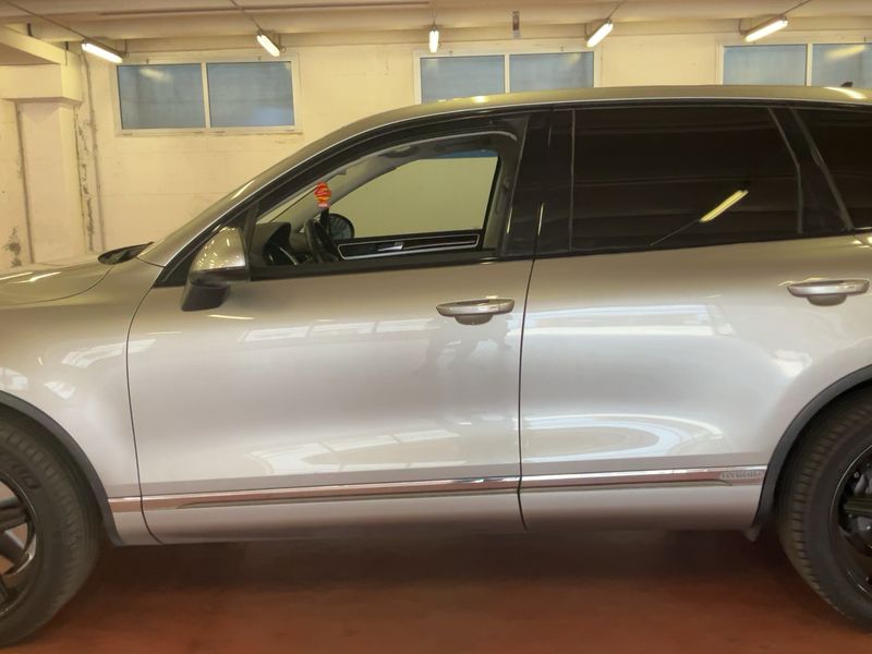 Volkswagen Touareg 3.0 V6 TSI Plug-in Hybrid — zdjęcie 4