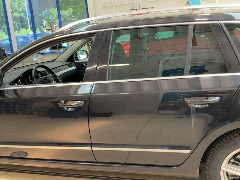 Skoda Superb 2.0 TDI Elegance 2012 – снимка 4
