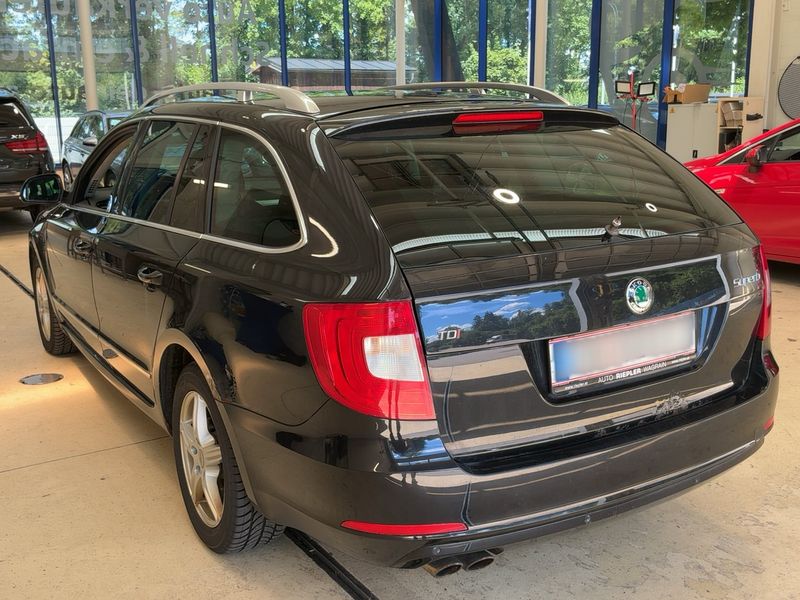 Skoda Superb 2.0 TDI Elegance 2012 – снимка 6