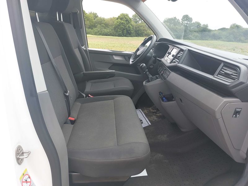Volkswagen T6 Transporter 2.0 TDI Kasten FWD — zdjęcie 10