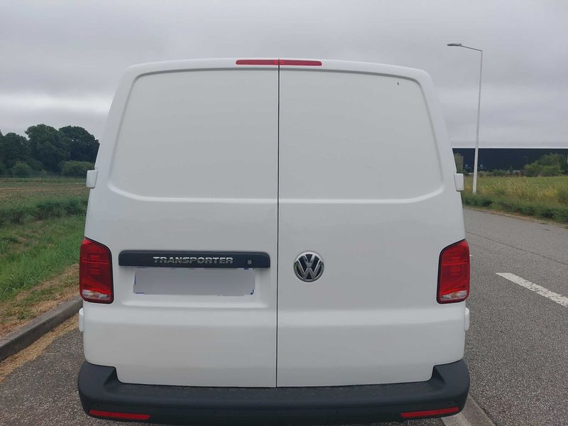 Volkswagen T6 Transporter 2.0 TDI Kasten FWD — zdjęcie 4