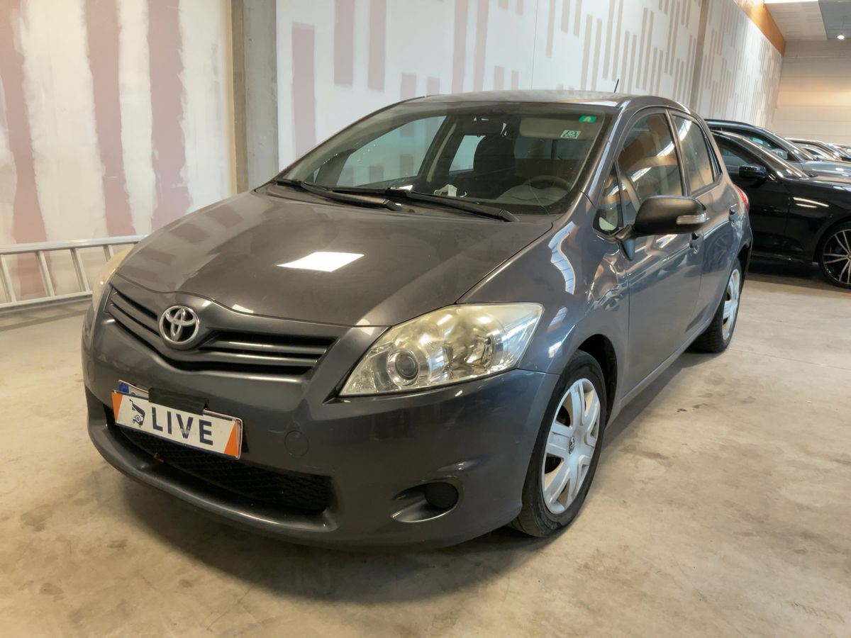 Toyota Auris 1.3 Young