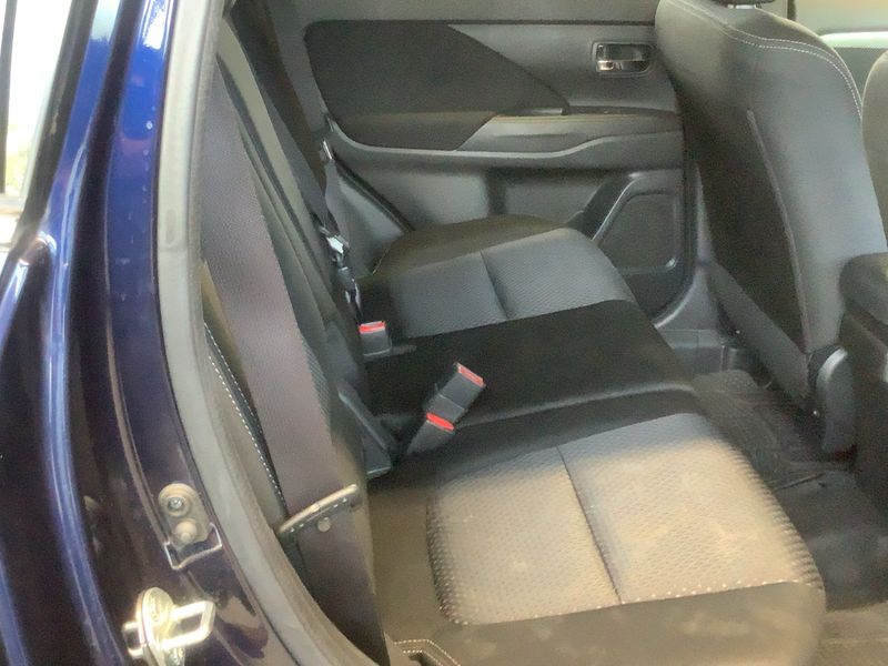 Mitsubishi Outlander 2.2 DI-D Instyle ClearTec 4WD 2017 – снимка 19