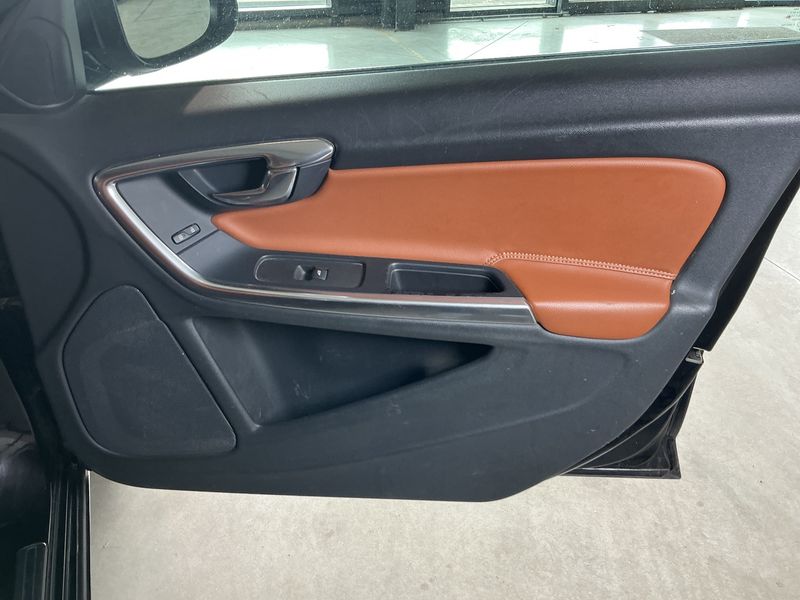 Volvo V60 2.0 D3 Summum 2012 – снимка 31