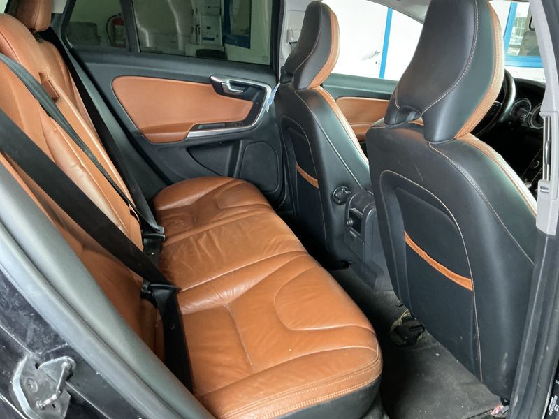 Volvo V60 2.0 D3 Summum 2012 – снимка 35