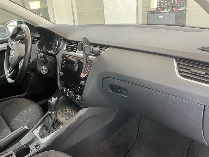 Skoda Octavia 2.0 TDI Clever 2018 – снимка 27