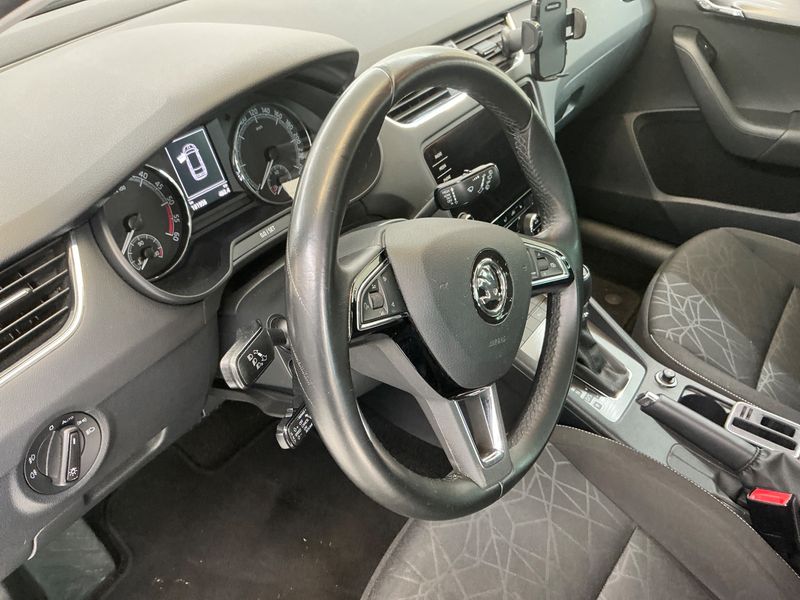 Skoda Octavia 2.0 TDI Clever 2018 – снимка 22